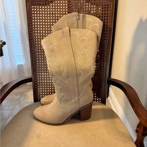 Women's Wide Calf Western Boots